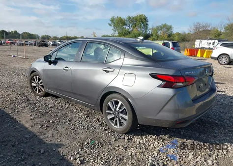 2021 Nissan Versa Sv Xtronic Cvt z USA, uszkodzony, nr VIN 3N1CN8EV2ML808508